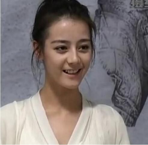 Baby、迪丽热巴素颜照对比,才明白跑男为什么