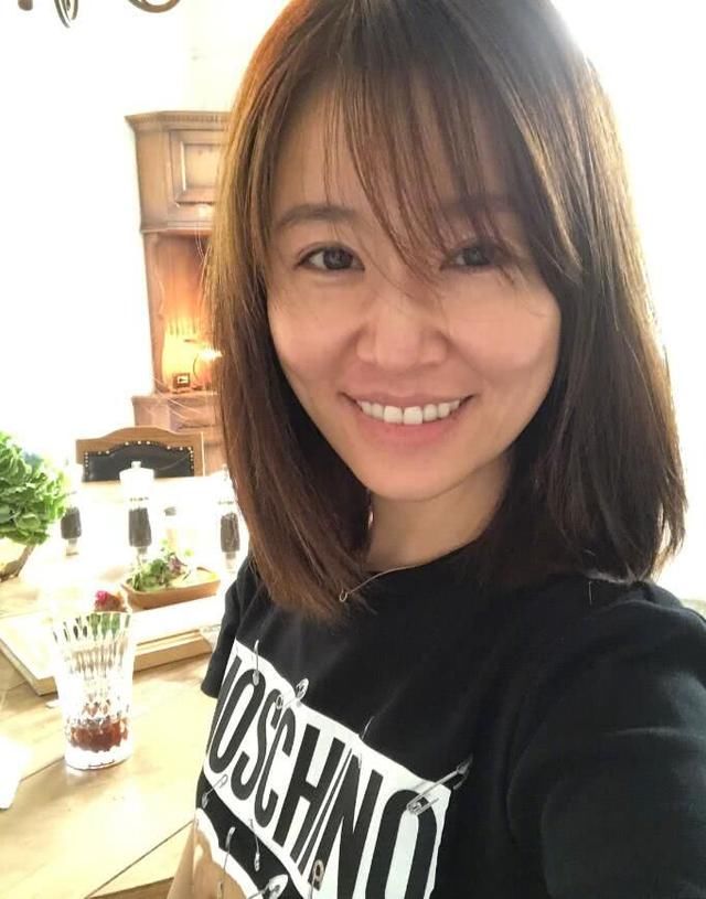 林心如丑照吓退网友,晒素颜照回应,霍建华:还是