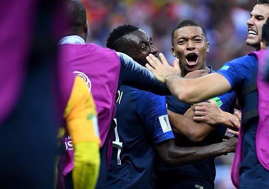 19岁姆巴佩世界杯决赛破门,与贝利共享一神迹