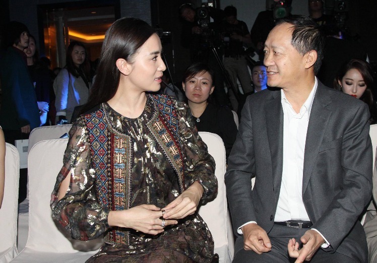 2018年，苏芒辞任时尚集团总裁职务，就在苏芒完成工作交接的最后一日，时尚传媒集团公布了新的人事布局。刘江兼回了时尚集团的总裁。