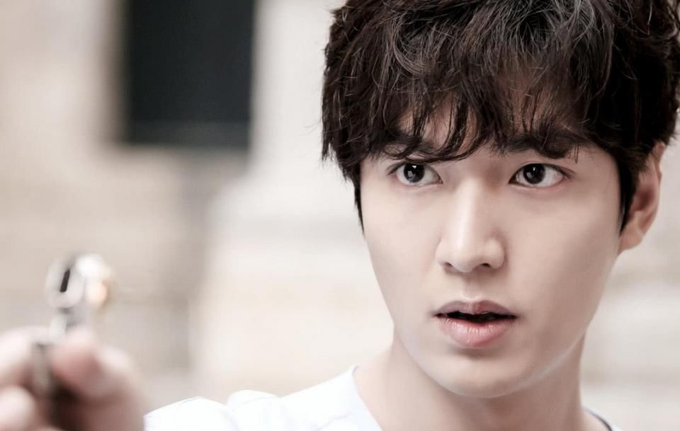 韩星李敏镐上热搜,韩国网友惊讶来中国好赚钱