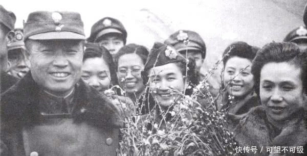 杨振宁的岳父是位抗日名将,回国见面不敢叫岳