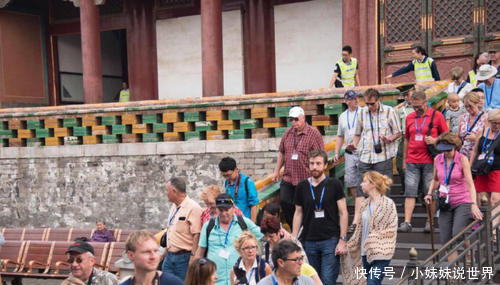 这个小国对韩国日本免签,为何不对中国免签?原