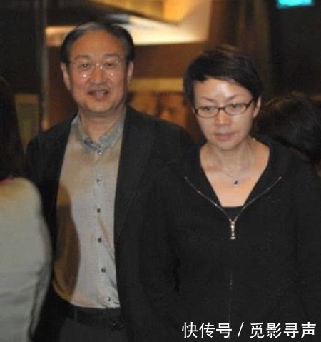 宋丹丹把儿子的姓改了,随了继父的姓,英达知道