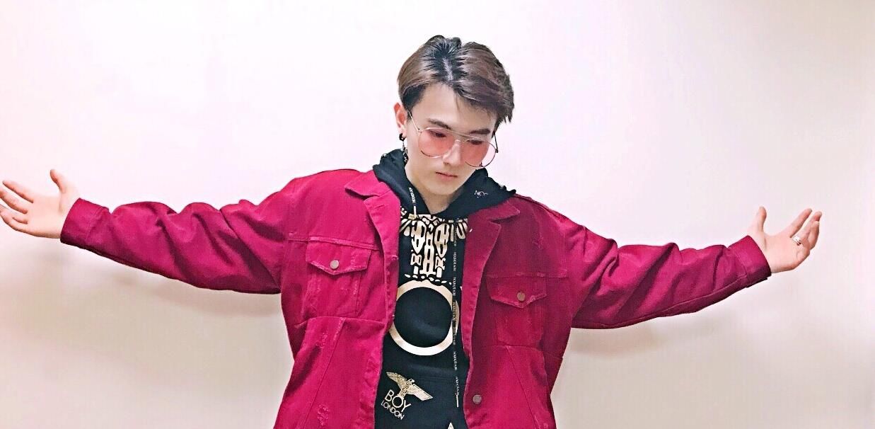 张祥硕,参加《变形计》之后出演电影《五年模拟三年高考》中刑天一角.