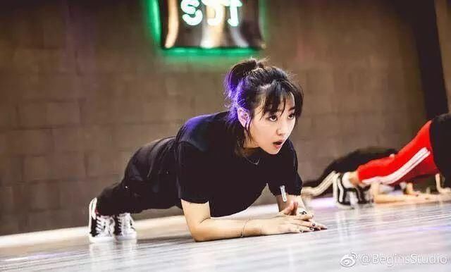 周笔畅机智回应整容:原本照杨幂整,却成了杨紫