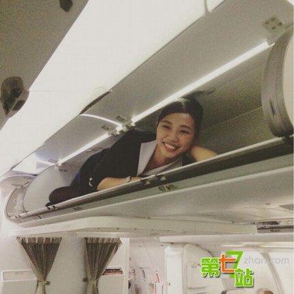 国外空姐已玩疯!被塞进行李架
