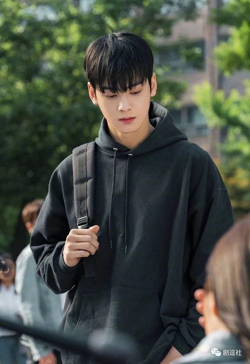 暑期剧荒?十部待播韩剧一部比一部颜值高!