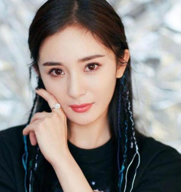 女明星扎脏辫,杨幂温婉,热巴像公主,baby清纯,