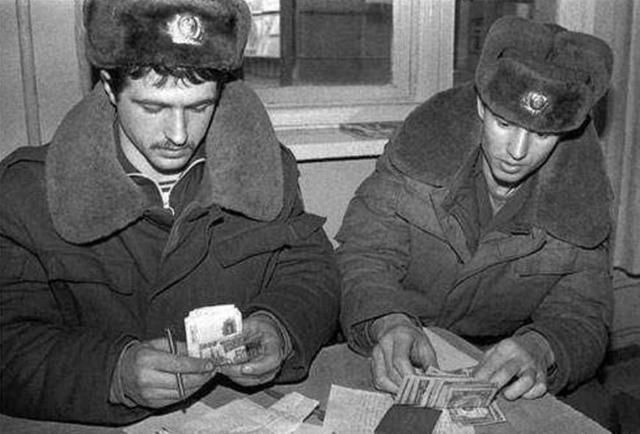 苏联解体后大批人才投向中国,美俄重金都留不