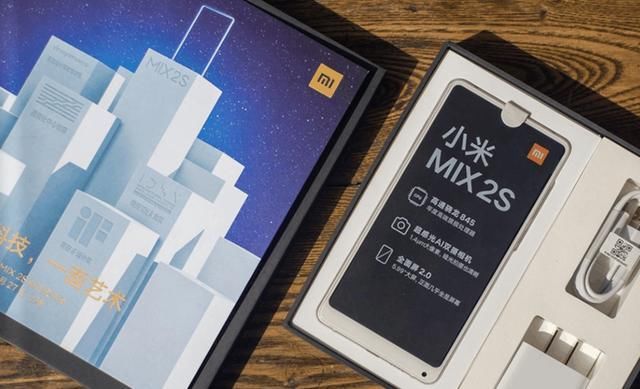 京东周销量Top10:荣耀10夺冠、小米MIX2S第