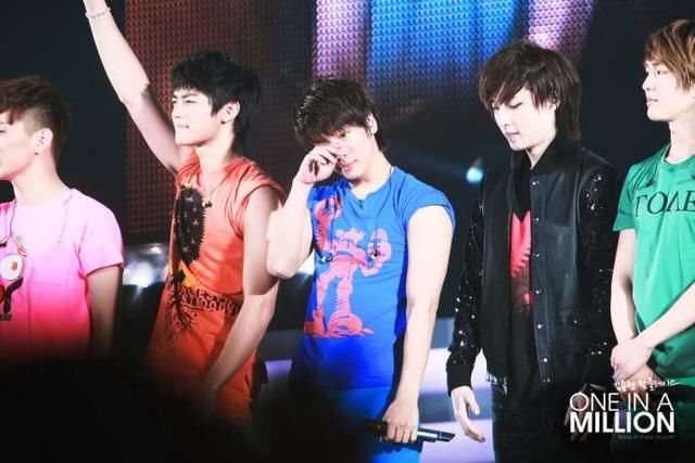 逝者长已矣,生者如斯夫 回忆钟铉前辈对张艺兴