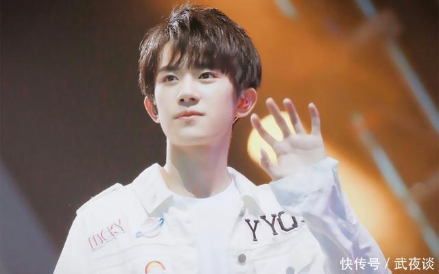 黑粉可怕!蔡徐坤被激光笔射眼睛,王俊凯高速上