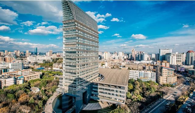 7年昆明、西安、成都、重庆四城市各区GDP总