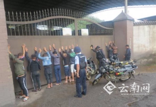 云南11名少年为当网红 持刀具拍黑帮打斗视频 云南11名少年为当网红 持刀具拍黑帮打斗视频