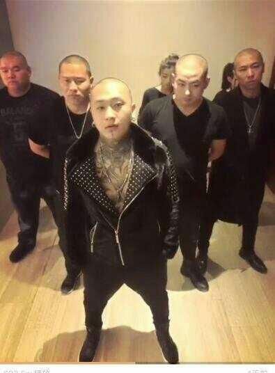 墙倒众人推,快手方丈被封,九点档被各大主播刮