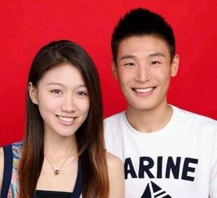 赛场内上海申花赢得足协杯冠军,赛场外看申花