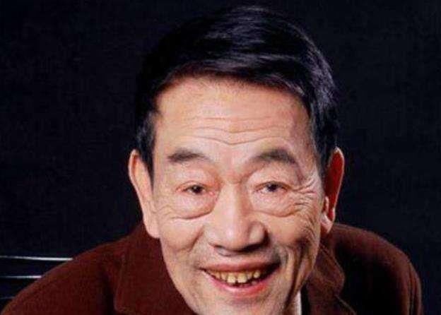 88岁杨少华一句话,讽刺8亿罚款事件,全场一片掌声!真敢说!