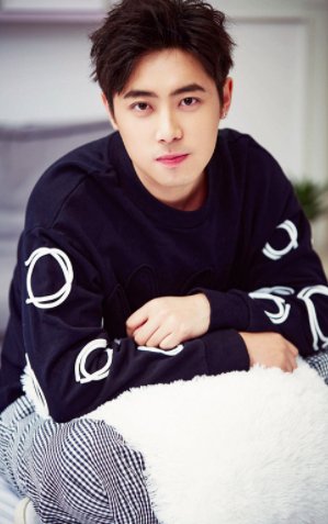 肖旭加盟卫视春晚 《一路惊喜》温暖你我