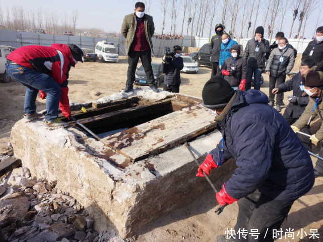 河北定兴古墓开棺,开棺瞬间红色液体惊呆了在场的人,慎入