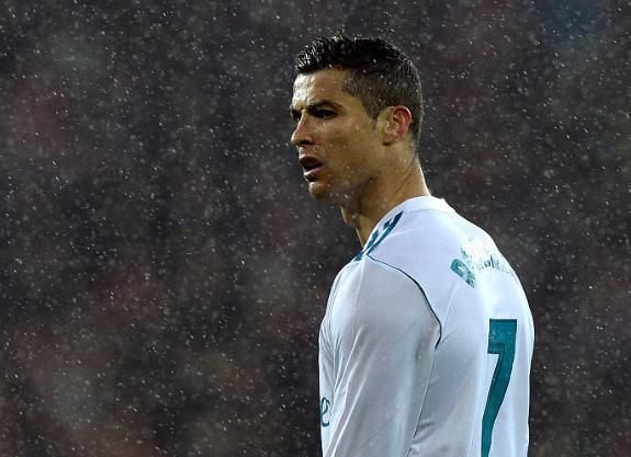 梅西重启进球模式C罗死活追不上 2-13落后反超