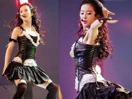 刘亦菲早期钟情于热舞?电臀甩不停，各种性感舞服