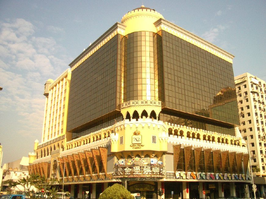 申请法国申根签证:不预定机票和酒店会拒签吗