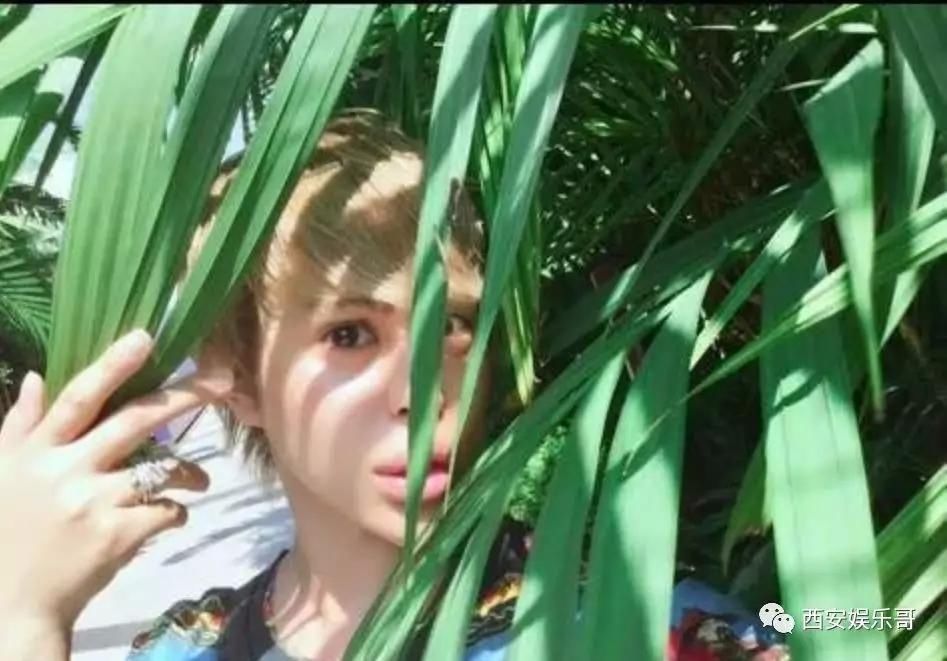 岛国蛇精男3年整容200次 光鼻子就8万 整容