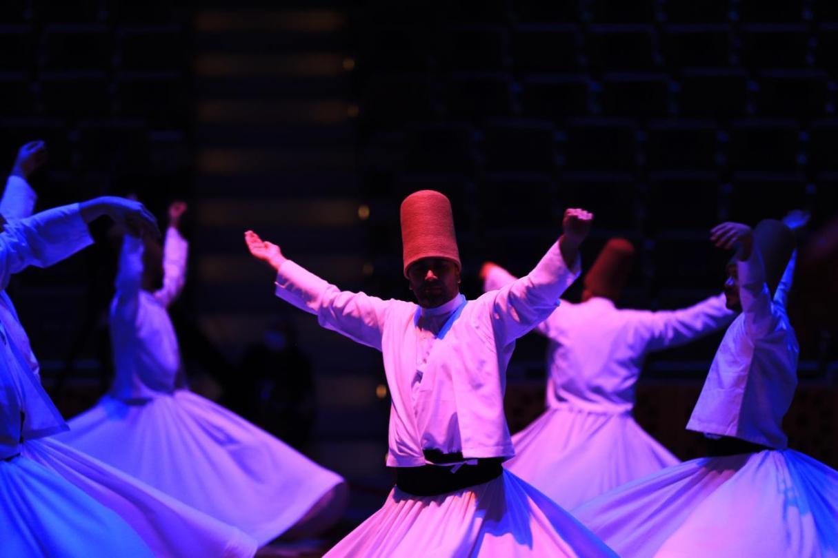 土耳其孔亚城举办鲁米逝世747周年纪念仪式插图