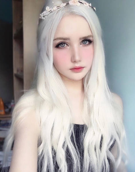 俄罗斯女孩天生银发酷似精灵 靠美貌养活自己 俄罗斯女孩天生银发酷似精灵 靠美貌养活自己