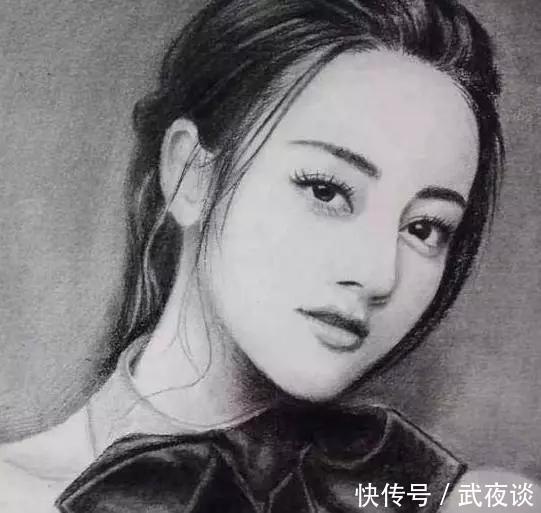 女星素描照,热巴大众脸了,杨幂发际线太高,最美