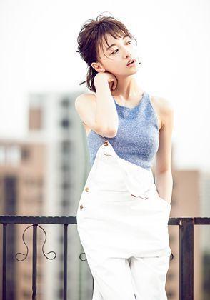 你觉得吴谨言长得不够大气好看?可人家说不定