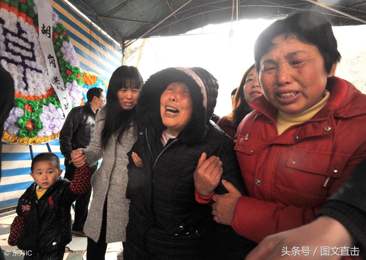 24岁农民工拦截扑倒抢匪牺牲,肠流一地血洒2米