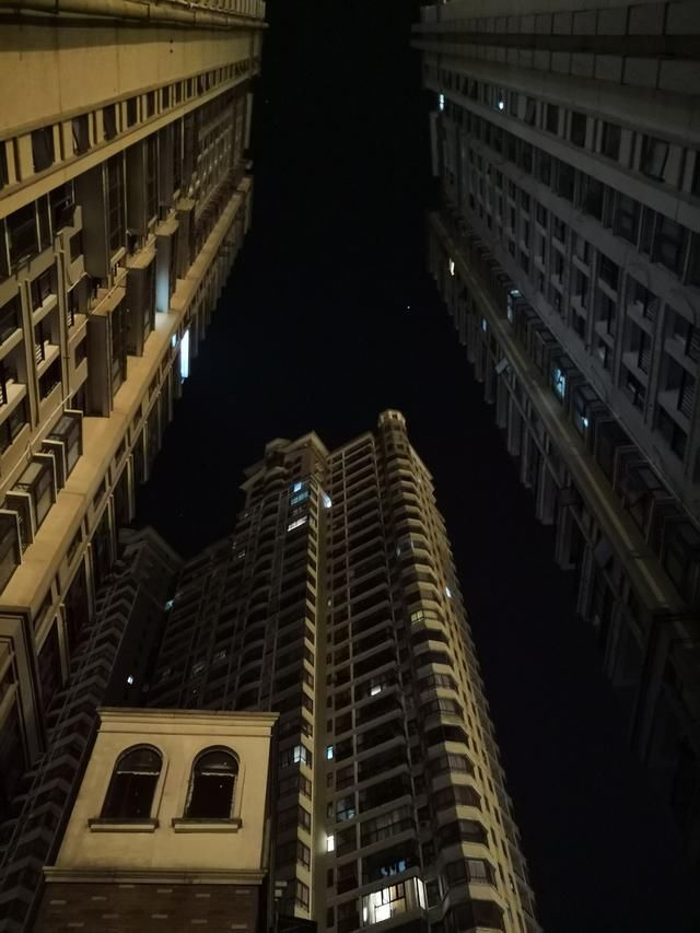 一分钱分货,荣耀V10屏幕、快充、拍照对比华