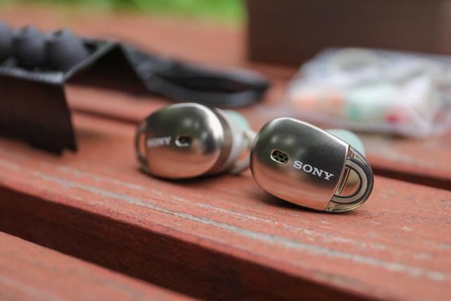 挑战苹果AirPods!体验索尼全无线耳塞降噪豆