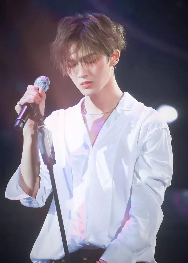 压|看NINE PERCENT难道不是为了追蔡徐坤朱