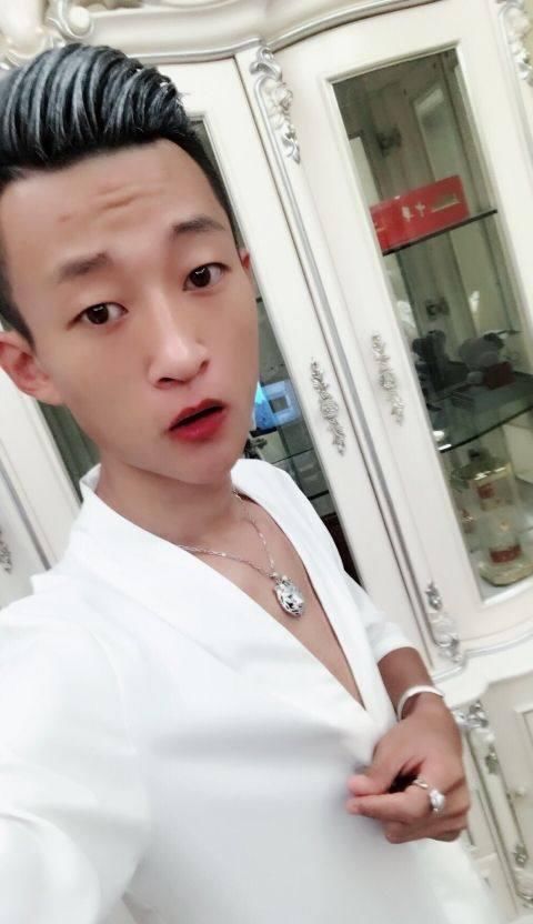 快手网红齐道歉,退网只为学习才艺,改变直播