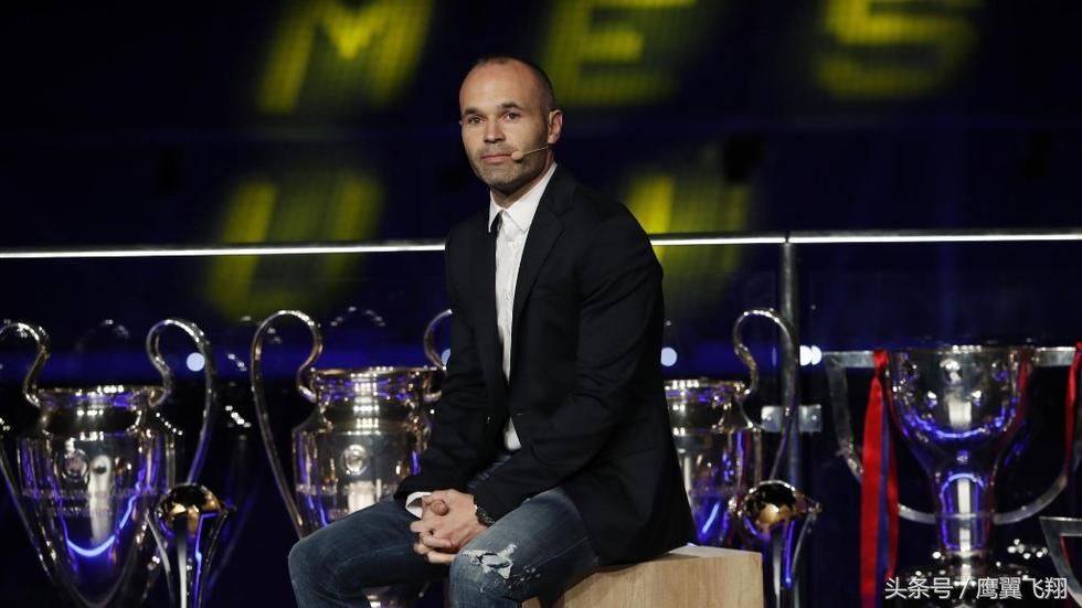 伊涅斯塔巴萨告别仪式哈维泪洒当场 巴萨双核