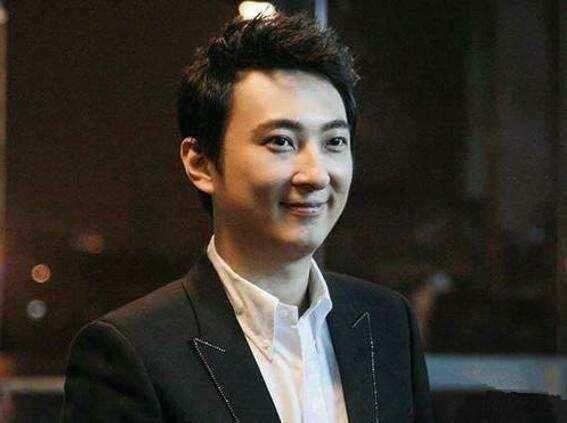 莫名躺枪, 王思聪再爆其50部视频, 网友: 比冠希