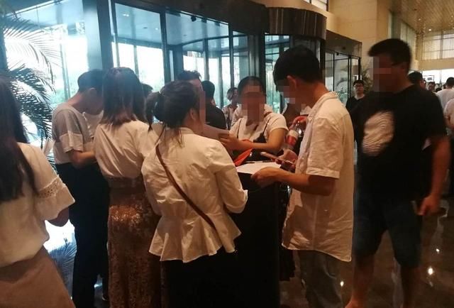 宝华首个2万盘首开516套房全卖光 现场逮住