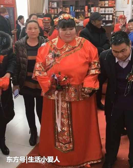 260斤女人和大叔结婚,邀请闺蜜当伴娘,结果颜