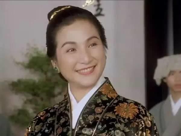 一代影后,8次怀孕4次流产,惨遭抛弃,皈依佛门,