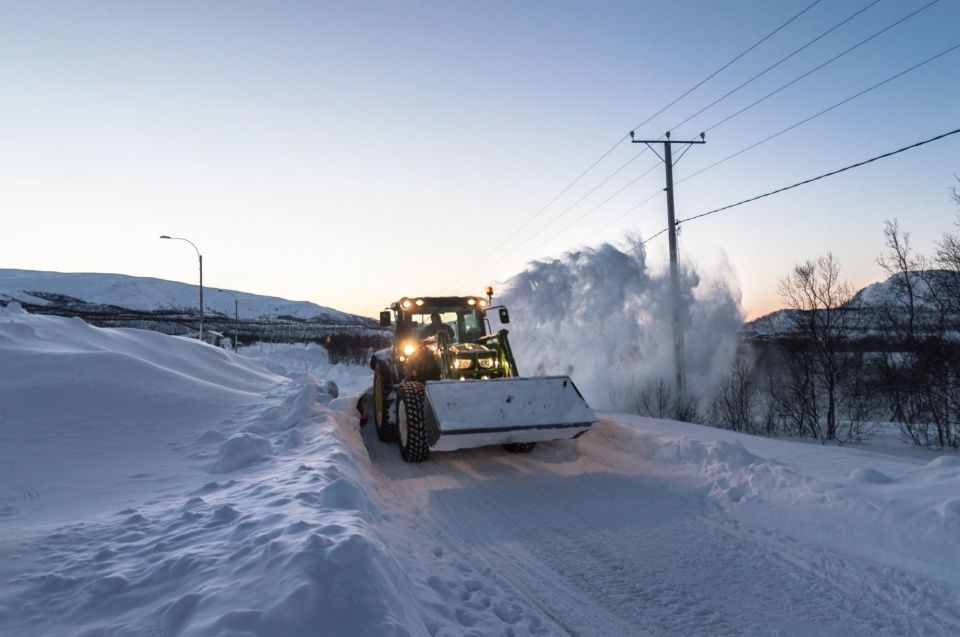 北欧第一个承认中国驾照的国家:高速全部免费