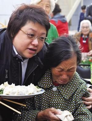 韩红公布明星慈善捐款名单,刘星大方出手,为你