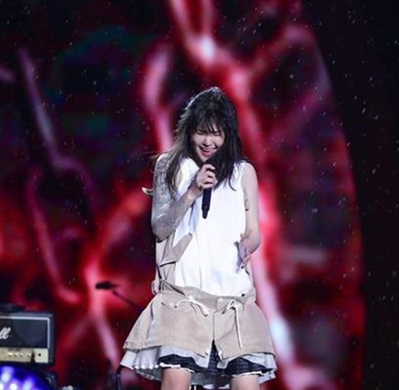 佛光花海音乐节峨眉山盛大揭幕 网友称被谭维维声音撩化了
