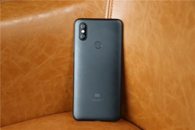 同为骁龙660处理器,价格却相差一千多,OPPO