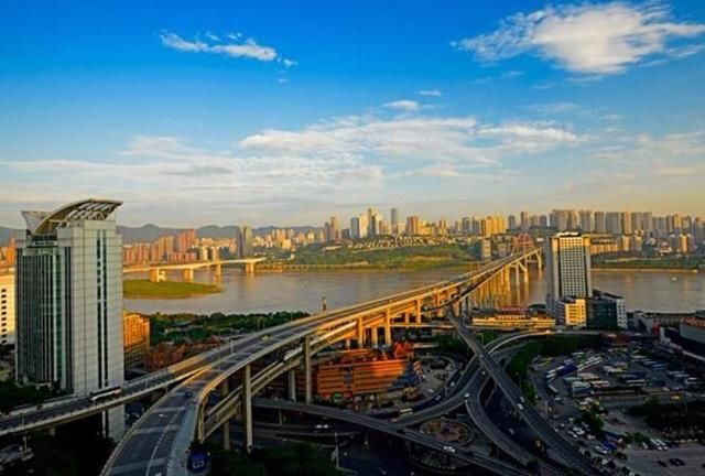 中国设区最多的城市,共有23个区,相当于广州上