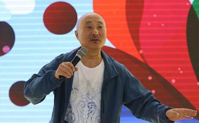 杨澜问陈佩斯为何不走穴捞金?他反问四个问题