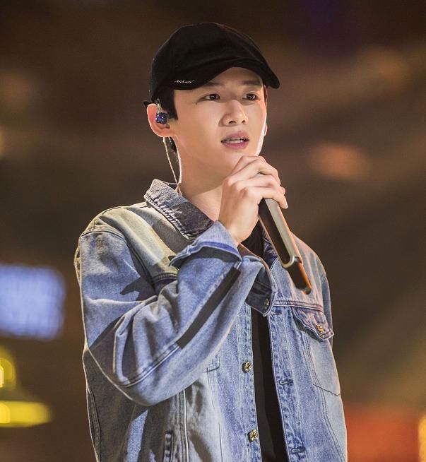 杨幂2018跨年唱《三生三世》,吴亦凡丽颖献唱