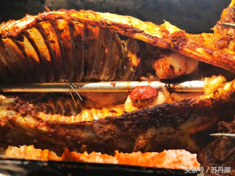 全国烧烤东北最有名,但猛犸之乡的烤全羊,你们